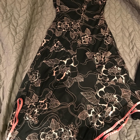 Black and pink flower dress - Picture 2 of 2